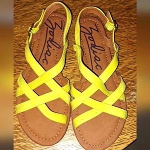 ZODIAC strappy flat sandals 💛💛💛💛 LAST CHANCE DISCOUNTED